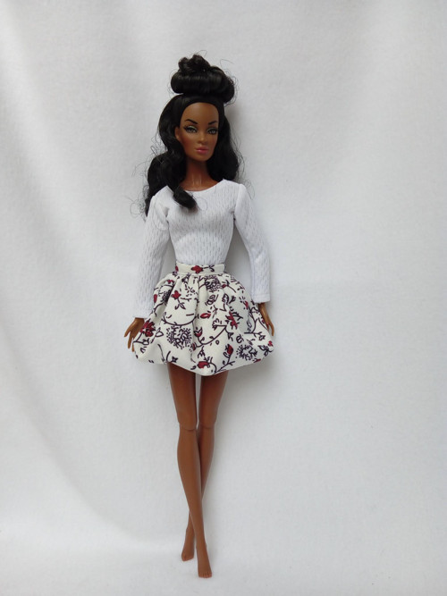 Sukýnka pro Barbie — foto 1