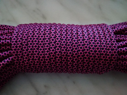 Paracord provázek č. 75