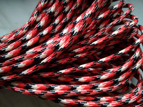 Paracord provázek č. 83
