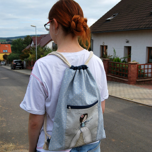 Vak na záda s kapsou na zip — foto 1