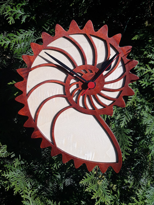 Nautilus - dřevěné hodiny