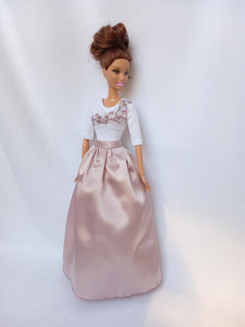 Sukýnka pro Barbie — foto 1
