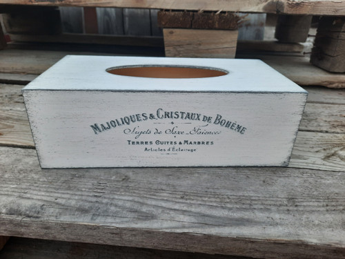 Krabička na kapesníčky - bílá 150 — foto 1