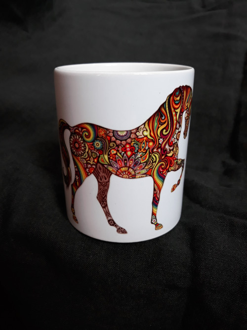 Hrnek 330 ml s oboustranným potiskem mandala kůň