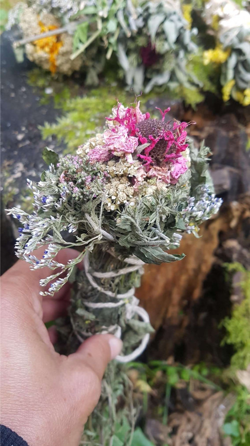 Bylinný vykuřovací smotek — foto 1