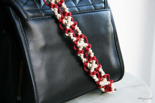 Drhaný popruh MACRAMÉ ACCESSORIES červený krátký