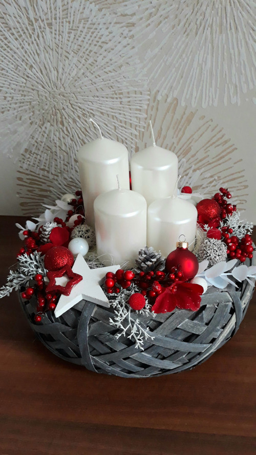 Vánoční svícen bíločervený — foto 1