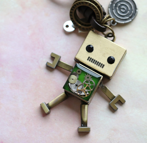 Robot - klíčenka — foto 1