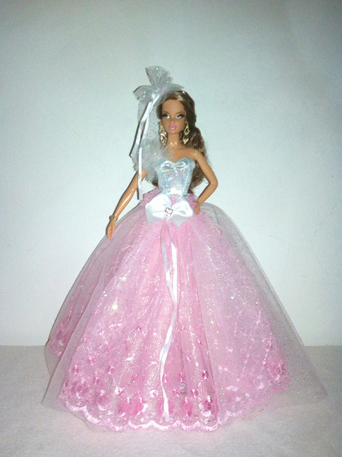 Šaty pro Barbie — foto 1