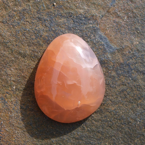 Chalcedon růžový, kabošon č. 2246 — foto 1