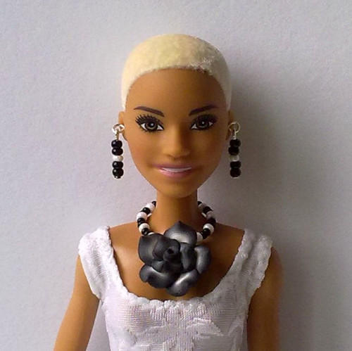 Šperky pro Barbie - náhrdelník, náušnice — foto 1