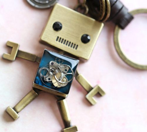 Robot - klíčenka — foto 1