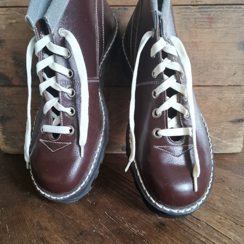 Z práce ... retro pionýrky Svit — foto 1