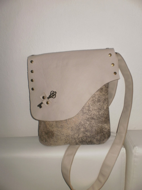 Crossbody s klíčkem