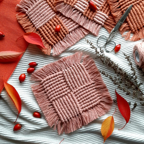 Prostírka macramé - čtvercová, blush — foto 1