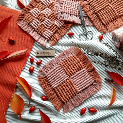 Prostírka macramé - čtvercová, terakota/blush 2x2