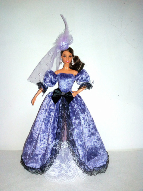 Šaty pro Barbie — foto 1