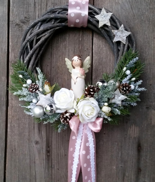 Adventní věneček s andělkou — foto 1