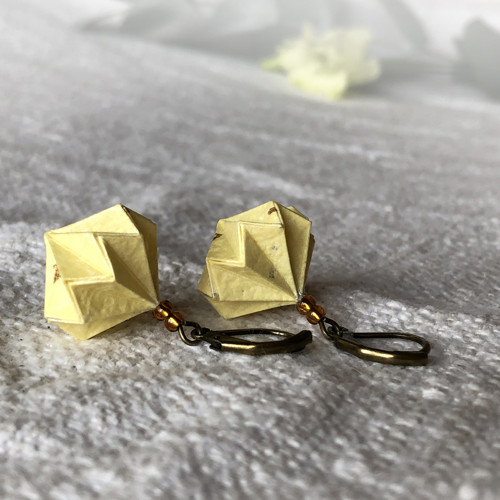 Elegantní žluto-zlaté origami náušnice