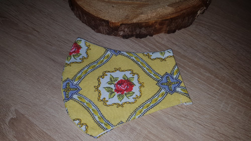Textilní Dámská ROUŠKA žlutá ornamenty RůŽE