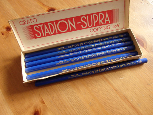 Stadion - supra, modré inkoustové tužky
