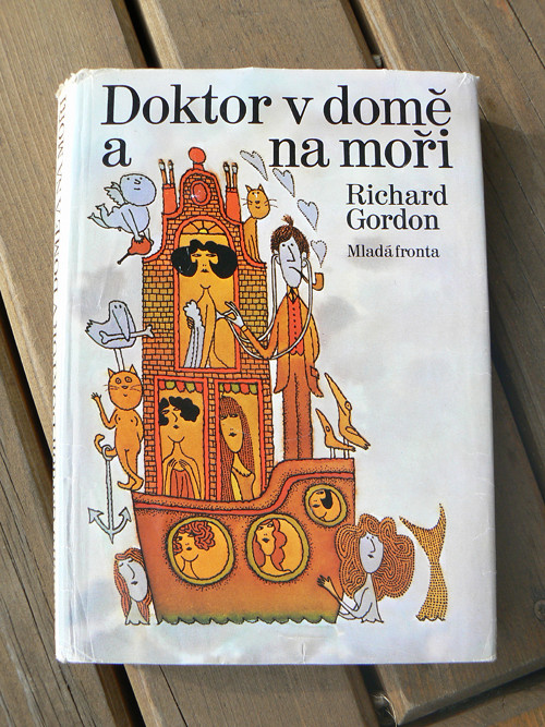Doktor v domě a na moři - Richard Gordon