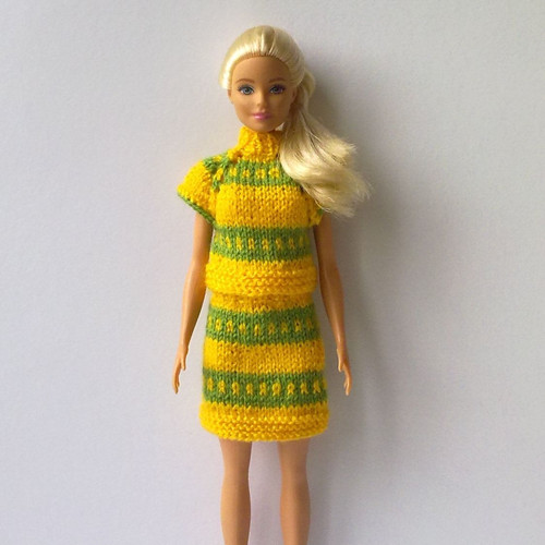 Oblečky pro Barbie - triko, sukně — foto 1