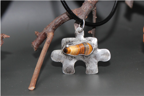 PUZZLE styl - přívěsek Horský hřbet