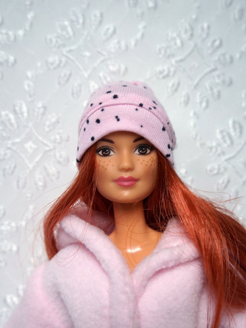 Čepice pro Barbie — foto 1