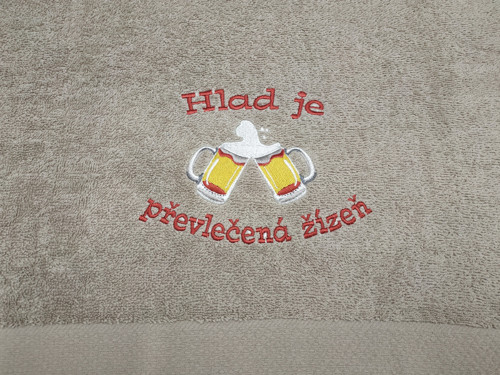 Osuška s výšivkou Hlad je převlečená žízeň