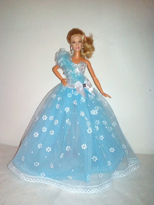 Šaty pro Barbie — foto 1