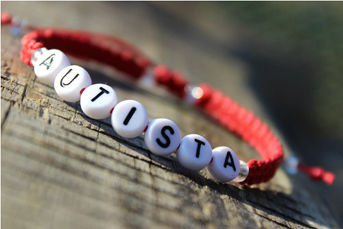 Autista. Náramek macramé
