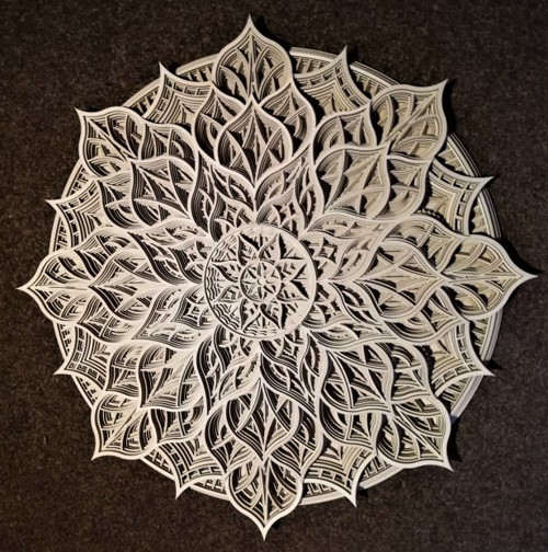 Mandala "První dotek" lepená, přírodní