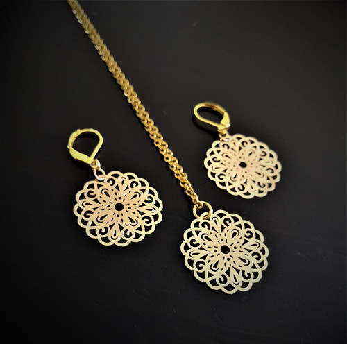 Ocelový náhrdelník*mandala*květina*zlatý