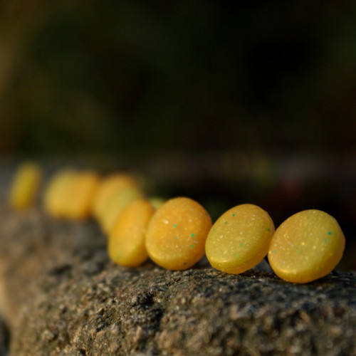 Žlutozelené s glitry - 12 mm