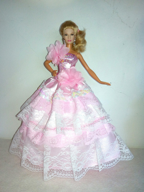 Šaty pro Barbie — foto 1