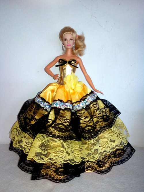 Šaty pro Barbie — foto 1
