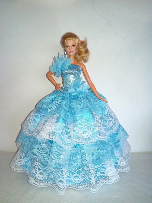 Šaty pro Barbie — foto 1