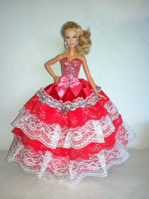 Šaty pro Barbie — foto 1