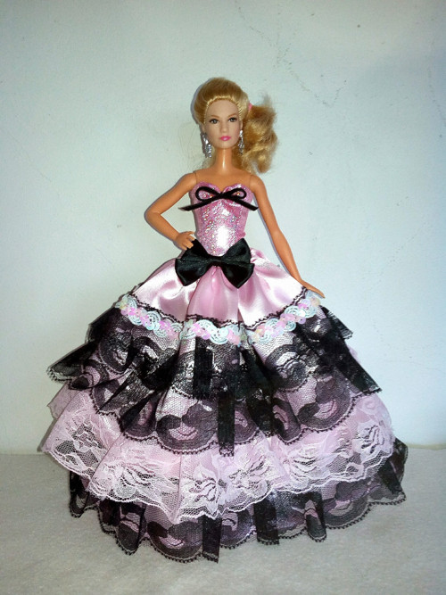 Šaty pro Barbie — foto 1