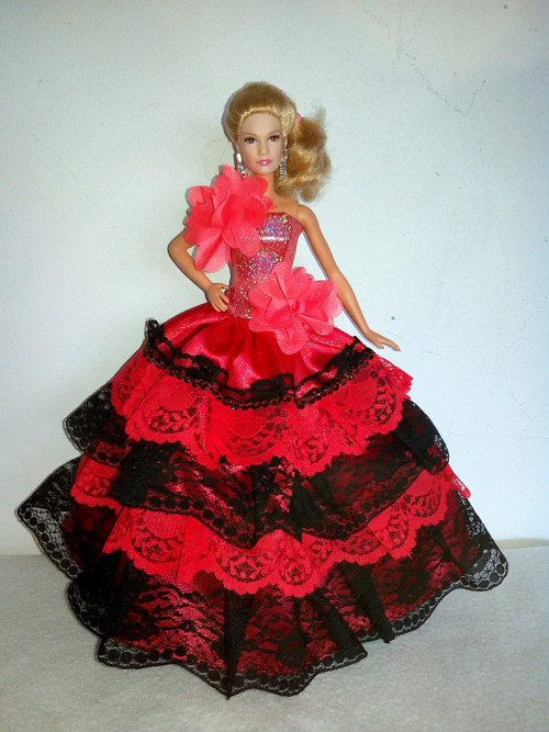 Šaty pro Barbie — foto 1