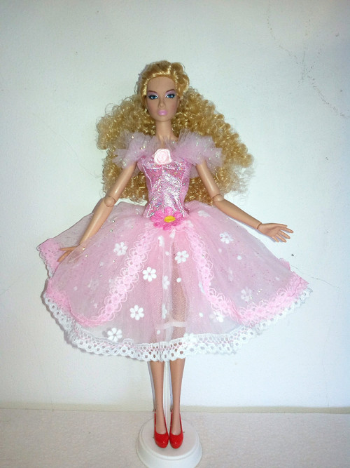 Šaty pro Barbie — foto 1