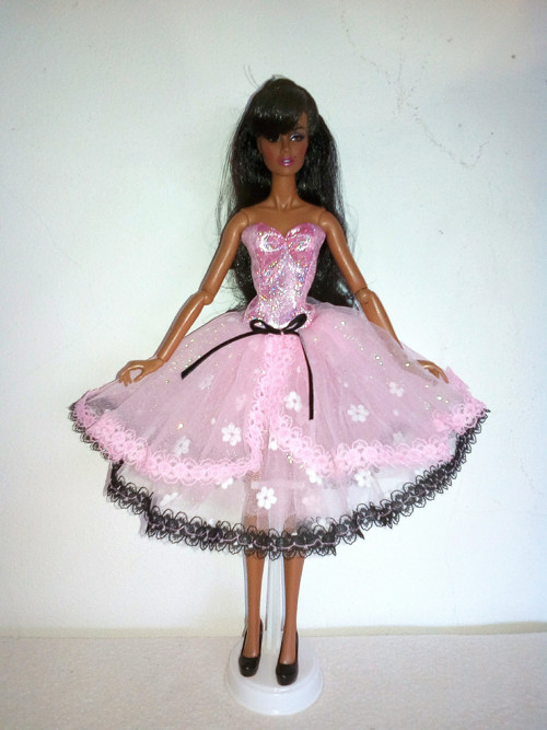 Šaty pro Barbie — foto 1