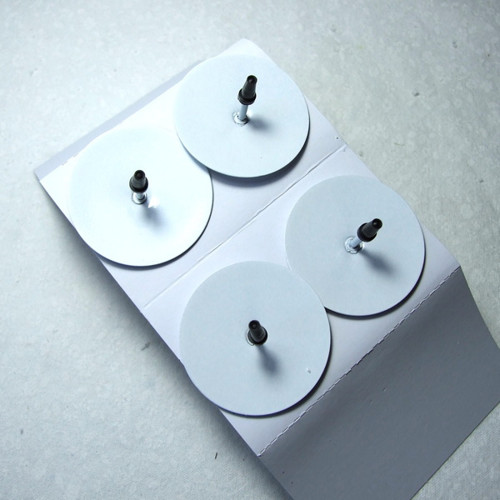 Kovové bodce bílé 4 cm - 4 ks — foto 1
