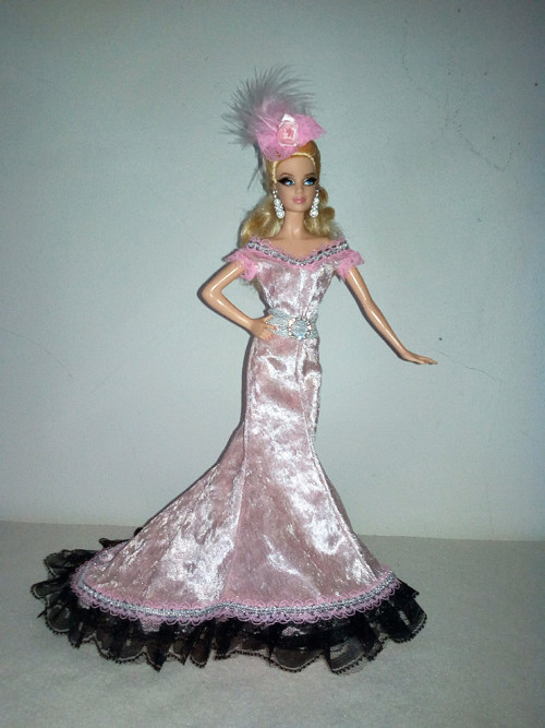 Šaty pro Barbie — foto 1