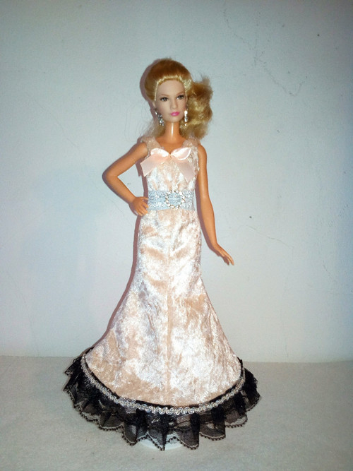 Šaty pro Barbie — foto 1