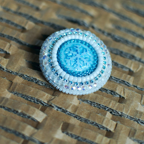 Winter brooch