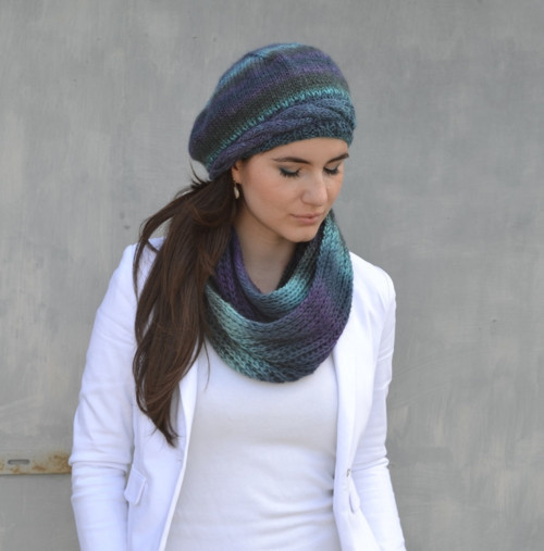 Baret Bella v modrozelené — foto 1