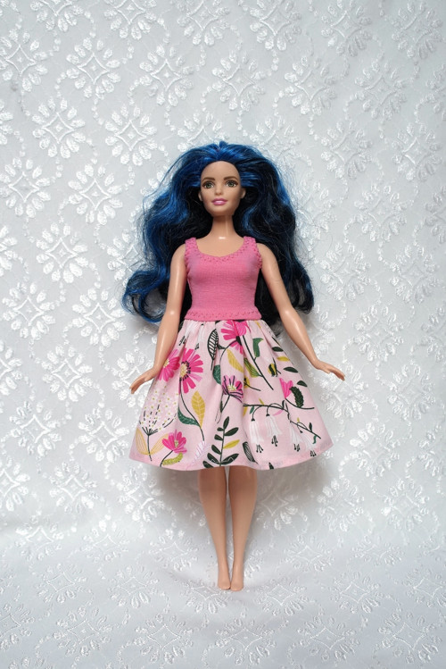 Letní šaty pro Barbie - baculka — foto 1