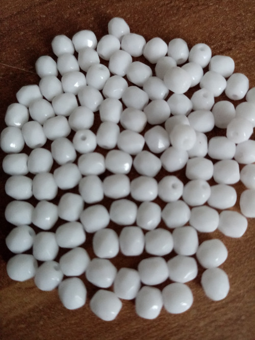 Broušené kuličky, 4mm.